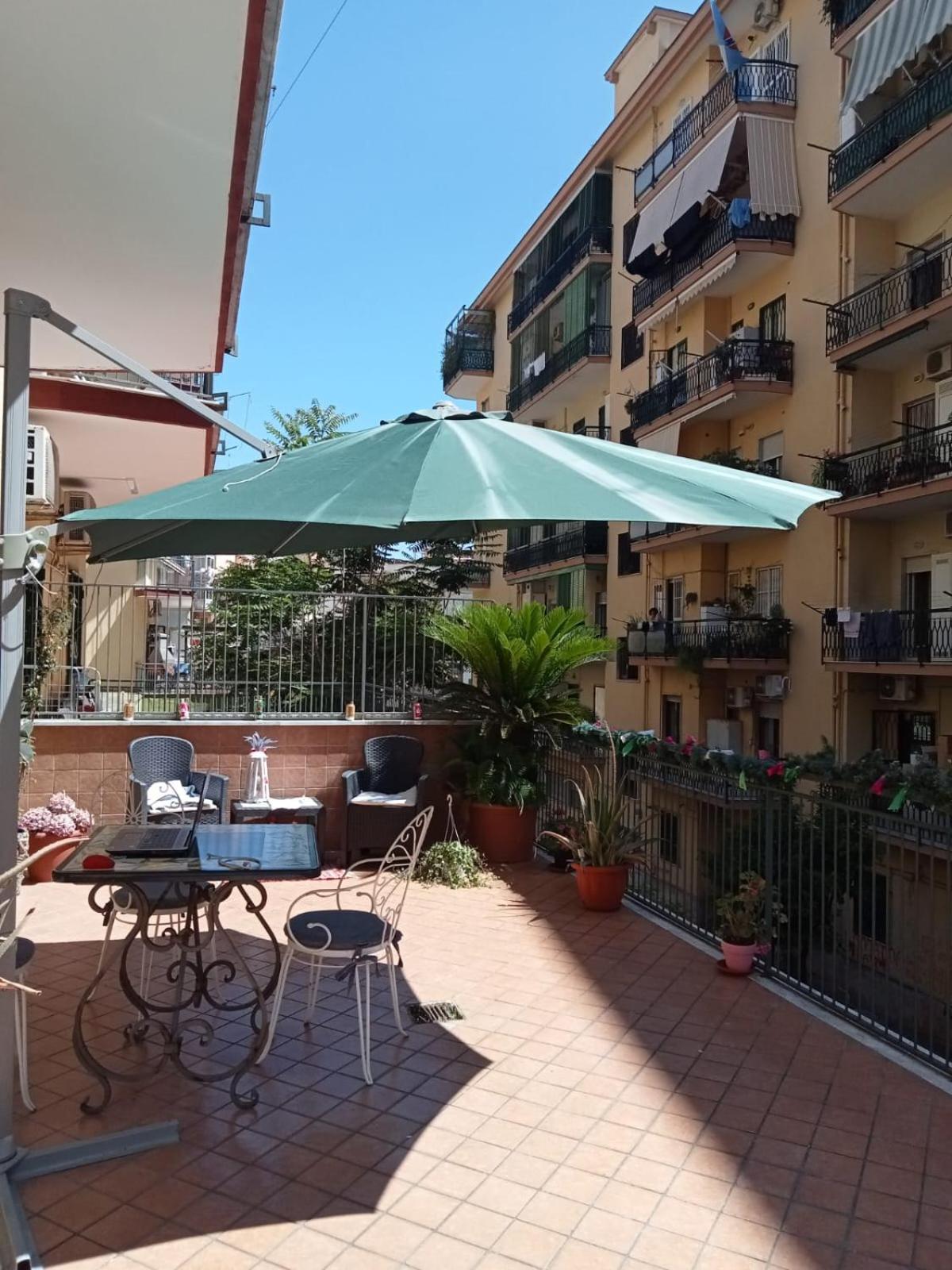 La Terrazza Di Monica & Teresa Bed & Breakfast Portici Luaran gambar