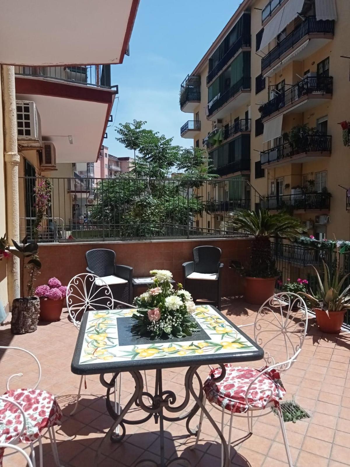 La Terrazza Di Monica & Teresa Bed & Breakfast Portici Luaran gambar